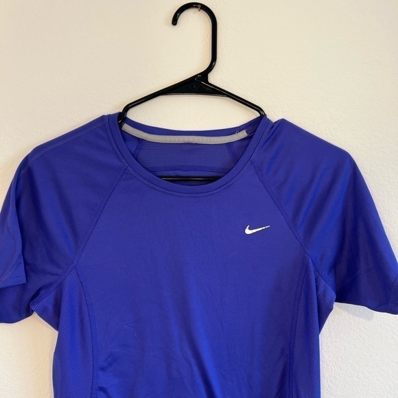 Nike Women’s Purple Dri Fit Tee Size Small - Picture 2 of 10